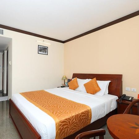 Oyo 15925 Tommaso Hotels And Resorts Sriperumbudur Buitenkant foto