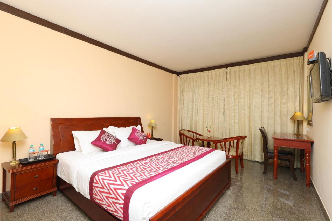 Oyo 15925 Tommaso Hotels And Resorts Sriperumbudur Buitenkant foto